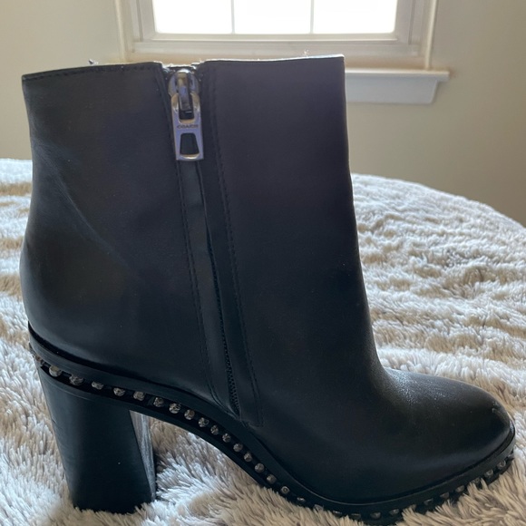 Coach Black leather ankle boots with studs Size 7   Great condition - Picture 1 of 3